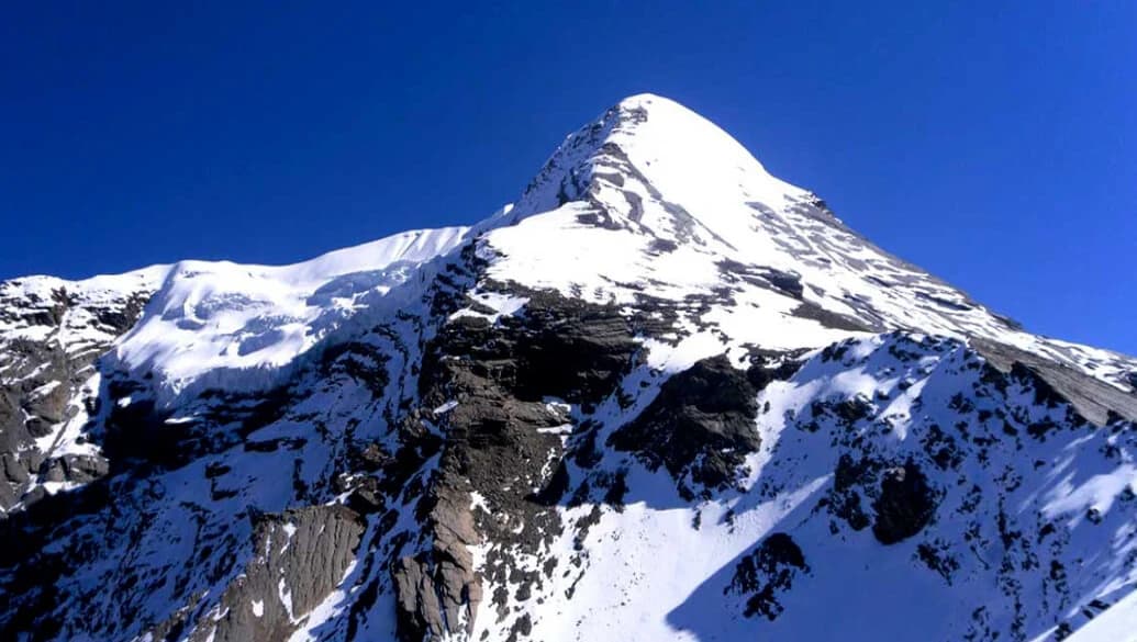 Pisang Peak Climbing
